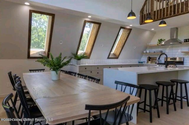 686 Green Lake Road, Athens, NY 12015