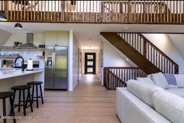 686 Green Lake Road, Athens, NY 12015