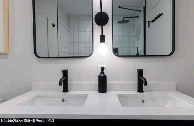 686 Green Lake Road, Athens, NY 12015