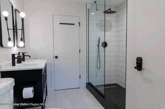 686 Green Lake Road, Athens, NY 12015