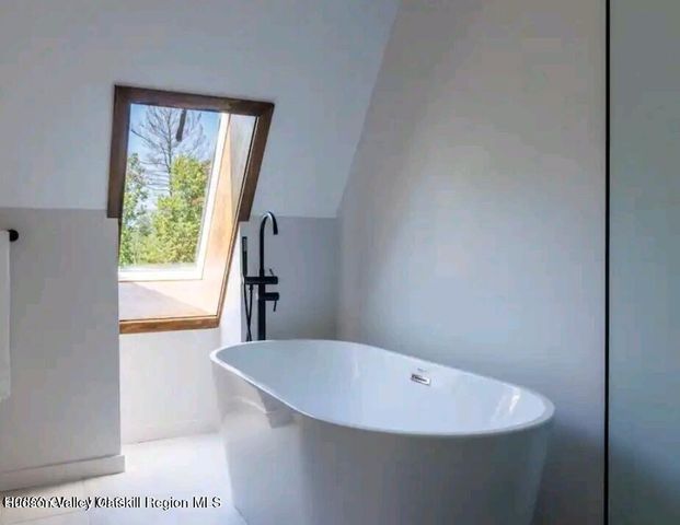 686 Green Lake Road, Athens, NY 12015