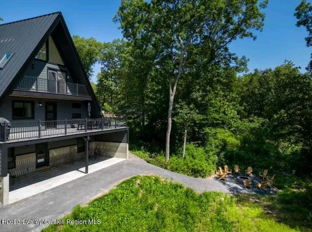 686 Green Lake Road, Athens, NY 12015