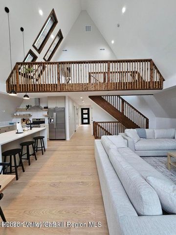 686 Green Lake Road, Athens, NY 12015