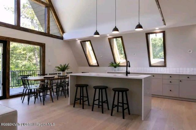 686 Green Lake Road, Athens, NY 12015