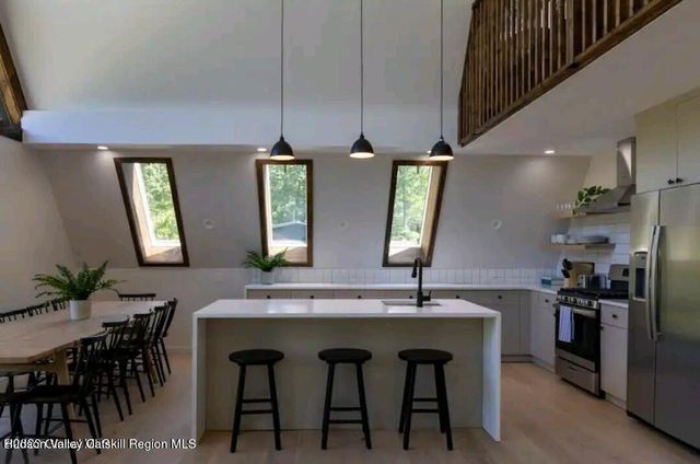 686 Green Lake Road, Athens, NY 12015