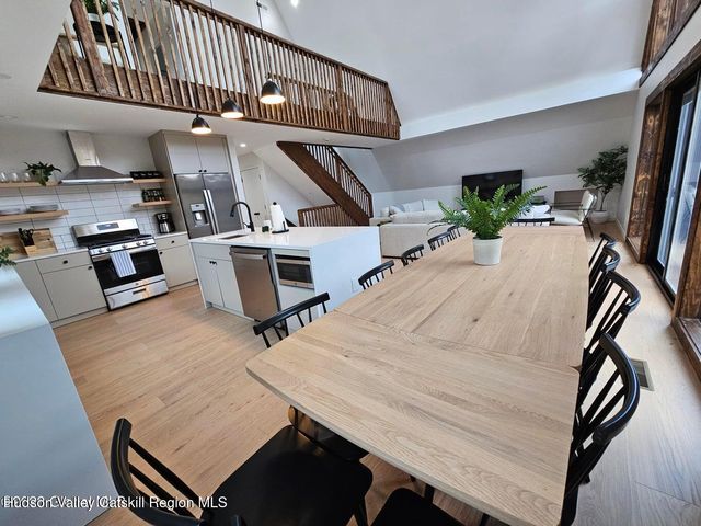 686 Green Lake Road, Athens, NY 12015