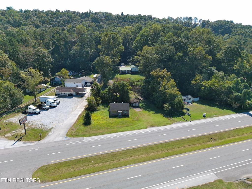 2301 Roane State Hwy, Harriman, TN 37748