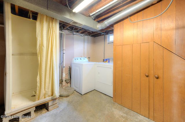 9306 Ponder Ln, Louisville, KY 40272