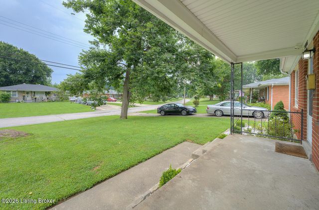 9306 Ponder Ln, Louisville, KY 40272