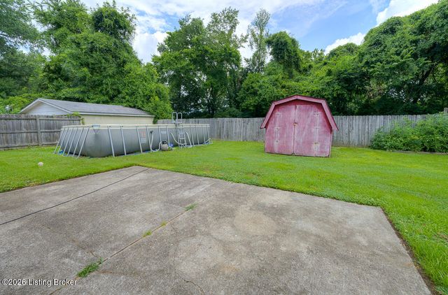 9306 Ponder Ln, Louisville, KY 40272
