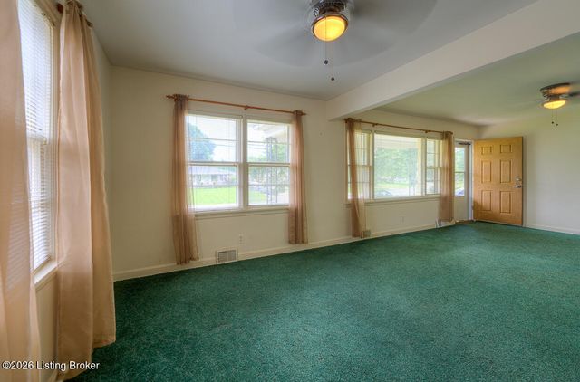9306 Ponder Ln, Louisville, KY 40272