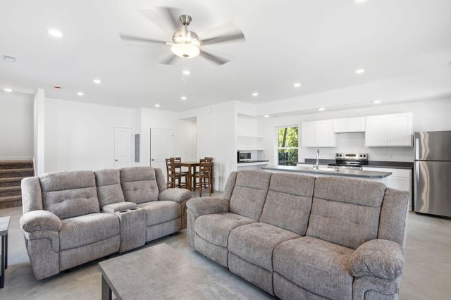 603 N 4TH ST 102, Columbia, MO 65201
