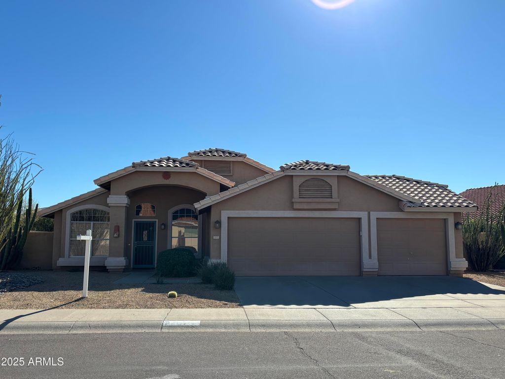 7873 W ADOBE Drive, Glendale, AZ 85308