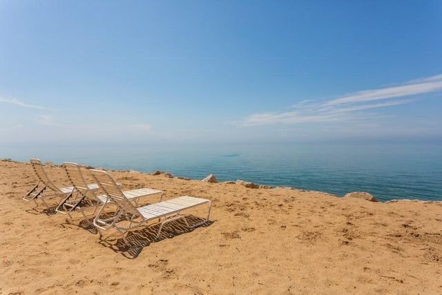 18590 Forest Beach Drive, New Buffalo, MI 49117