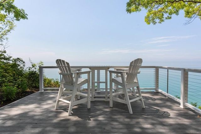 18590 Forest Beach Drive, New Buffalo, MI 49117