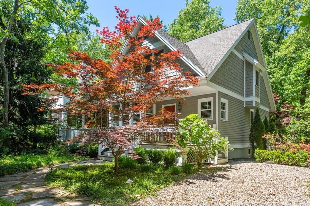 18590 Forest Beach Drive, New Buffalo, MI 49117