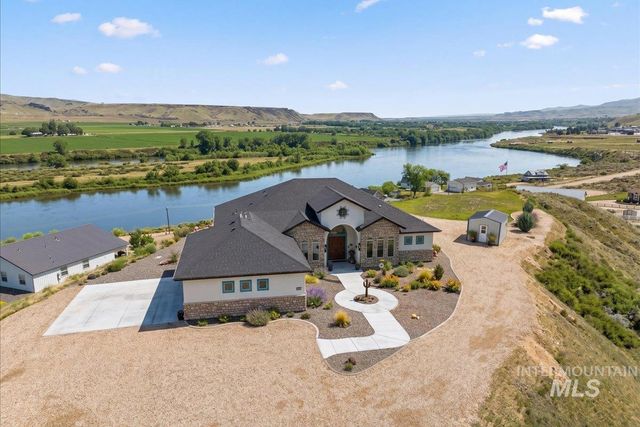8065 Moonshine Ln, Marsing, ID 83639