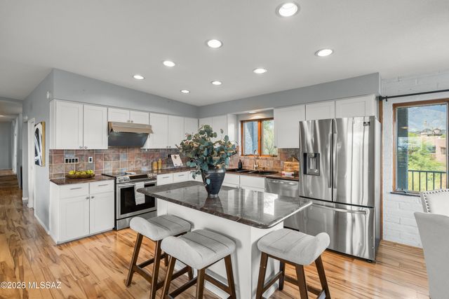 5036 N Calle Bosque, Tucson, AZ 85718