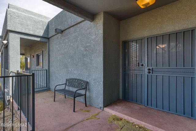 5036 N Calle Bosque, Tucson, AZ 85718