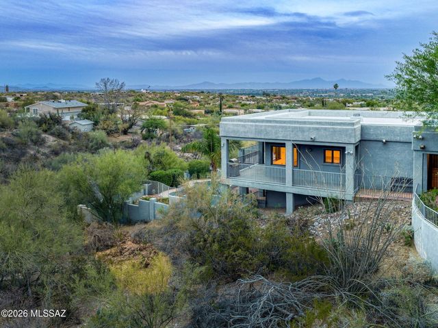 5036 N Calle Bosque, Tucson, AZ 85718