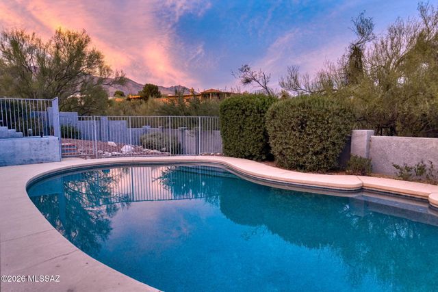 5036 N Calle Bosque, Tucson, AZ 85718