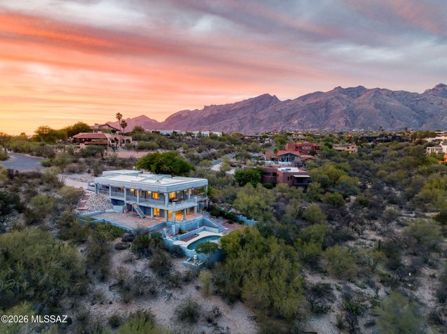 5036 N Calle Bosque, Tucson, AZ 85718
