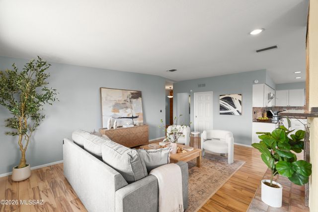 5036 N Calle Bosque, Tucson, AZ 85718