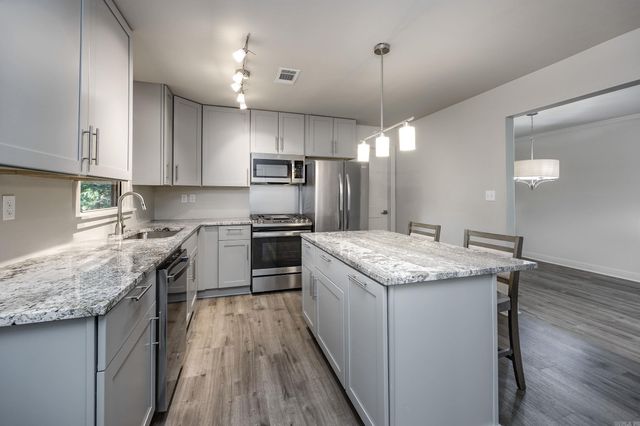 2624 Crouchwood Road, Little Rock, AR 72207