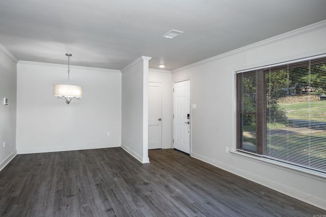2624 Crouchwood Road, Little Rock, AR 72207