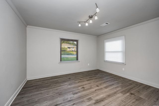 2624 Crouchwood Road, Little Rock, AR 72207