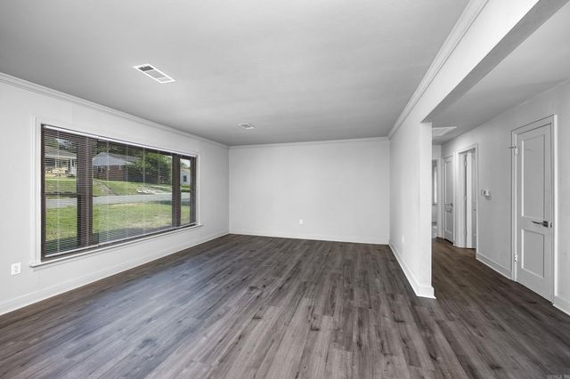 2624 Crouchwood Road, Little Rock, AR 72207
