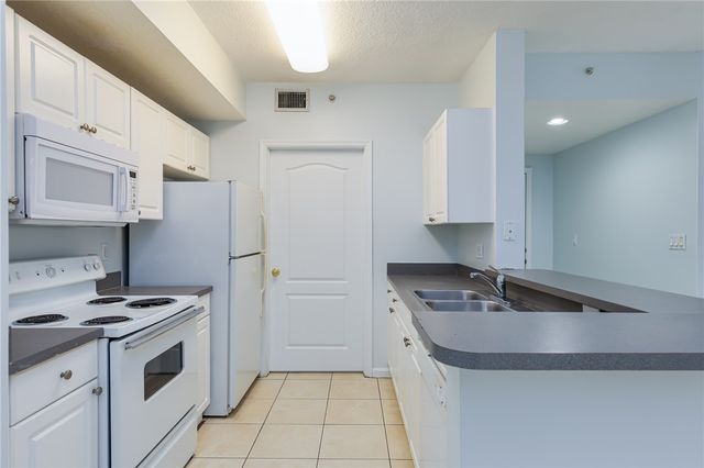 5095 Fairways Circle 107, Vero Beach, FL 32967