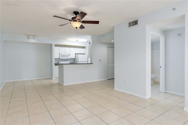 5095 Fairways Circle 107, Vero Beach, FL 32967