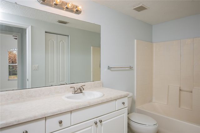 5095 Fairways Circle 107, Vero Beach, FL 32967