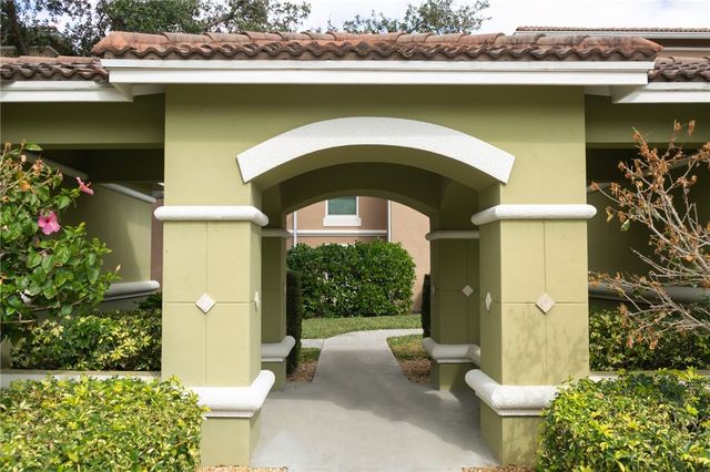 5095 Fairways Circle 107, Vero Beach, FL 32967