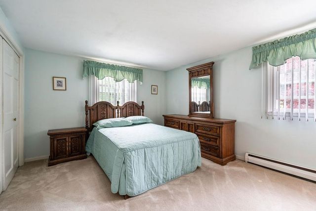 2 Harding Road, Portsmouth, NH 03801