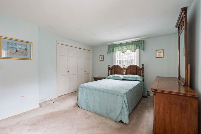 2 Harding Road, Portsmouth, NH 03801