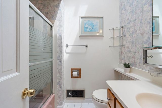 2 Harding Road, Portsmouth, NH 03801