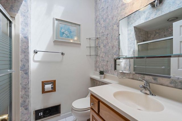 2 Harding Road, Portsmouth, NH 03801