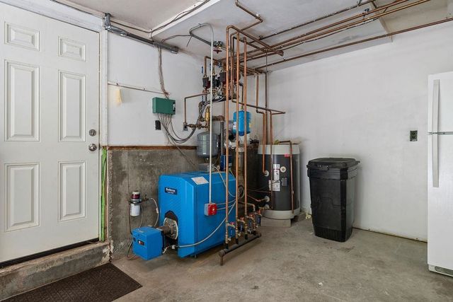 2 Harding Road, Portsmouth, NH 03801