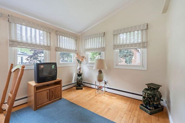 2 Harding Road, Portsmouth, NH 03801