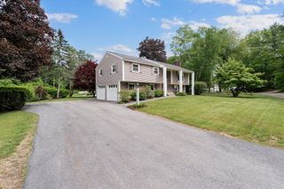 2 Harding Road, Portsmouth, NH 03801