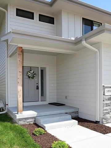 14804 Willow Street, Bennington, NE 68007