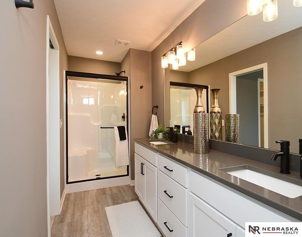 14804 Willow Street, Bennington, NE 68007