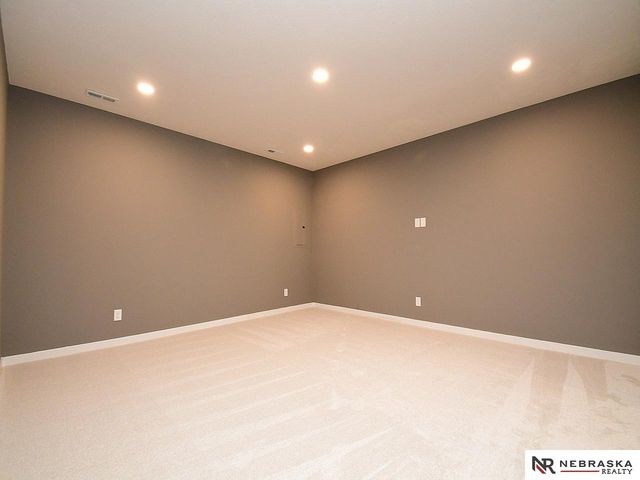 14804 Willow Street, Bennington, NE 68007