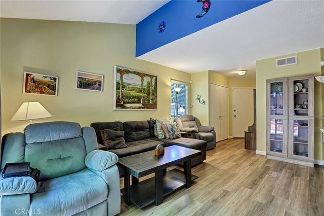 1742 Forum D, Corona, CA 92881