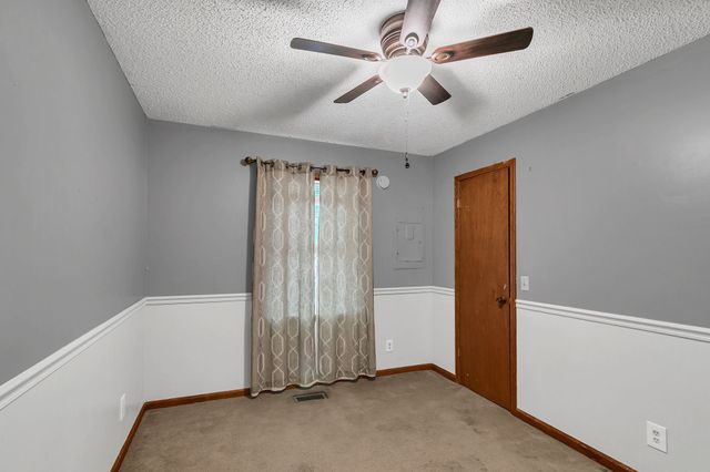 2121 Honey Locust Cv, Paris, TN 38242