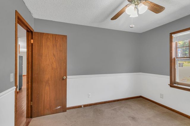 2121 Honey Locust Cv, Paris, TN 38242