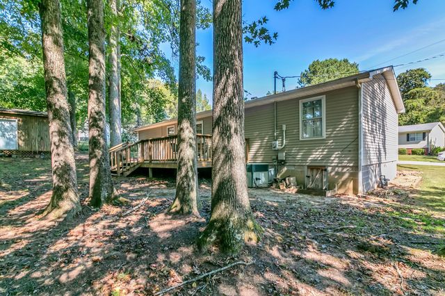 2121 Honey Locust Cv, Paris, TN 38242