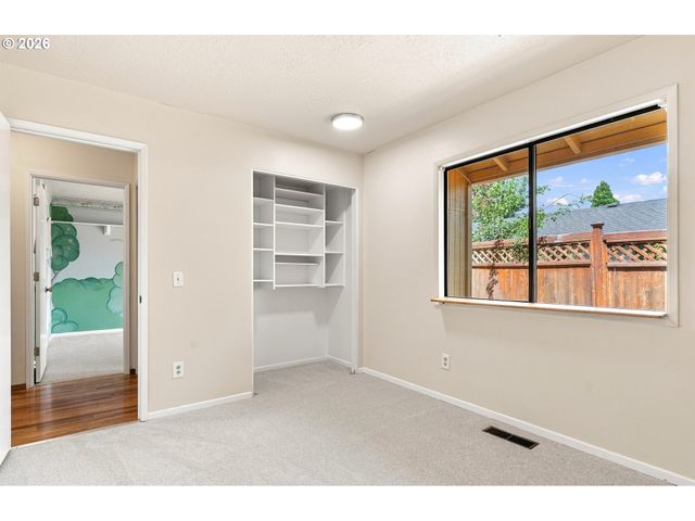 1904 N CEDAR St, Newberg, OR 97132